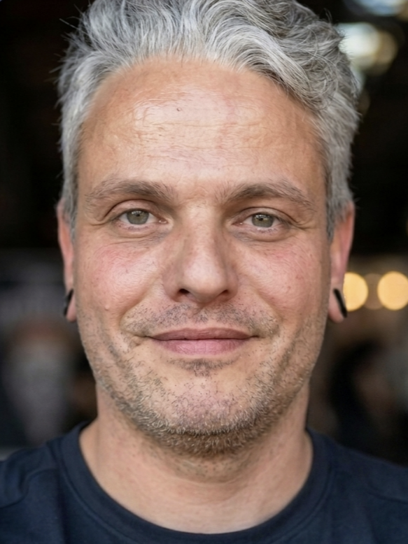André